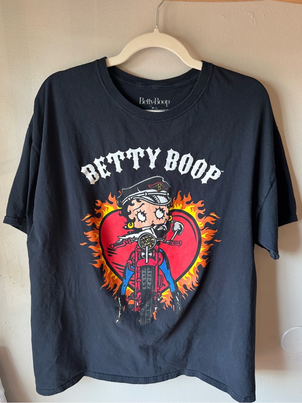 Betty Boop Biker Graphic T-Shirt Size M/L Black Motorcycle Flame Heart Tee